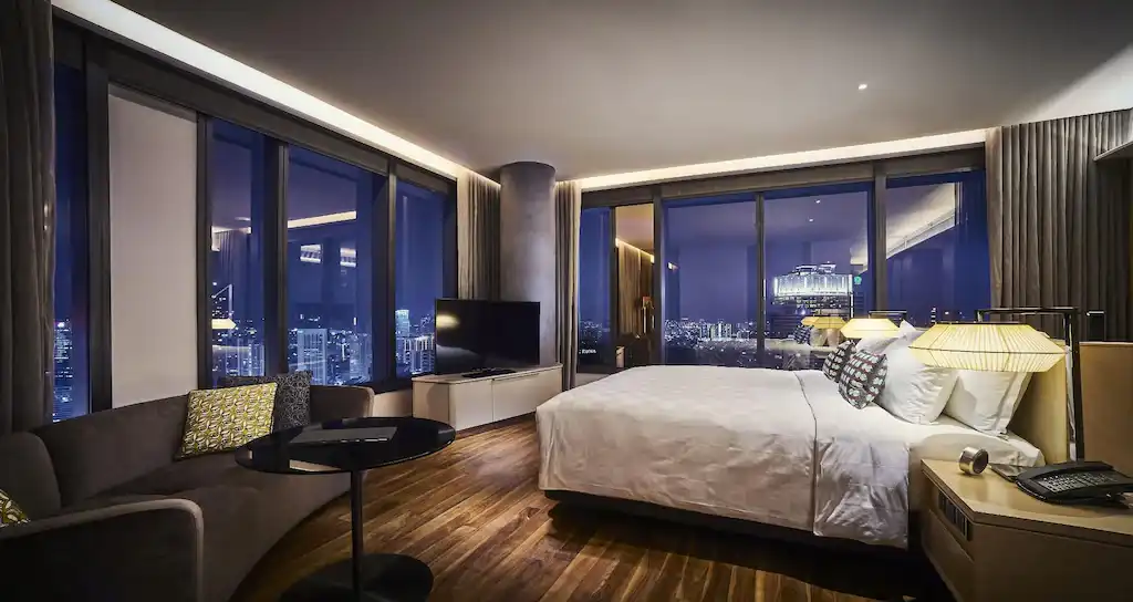 فندق اي كيو (EQ) (1)